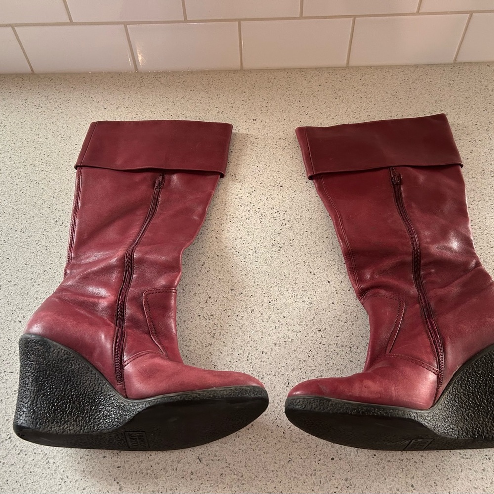 Women's Red Imitation Leather Wedge Boots, Size 7 1/2M
